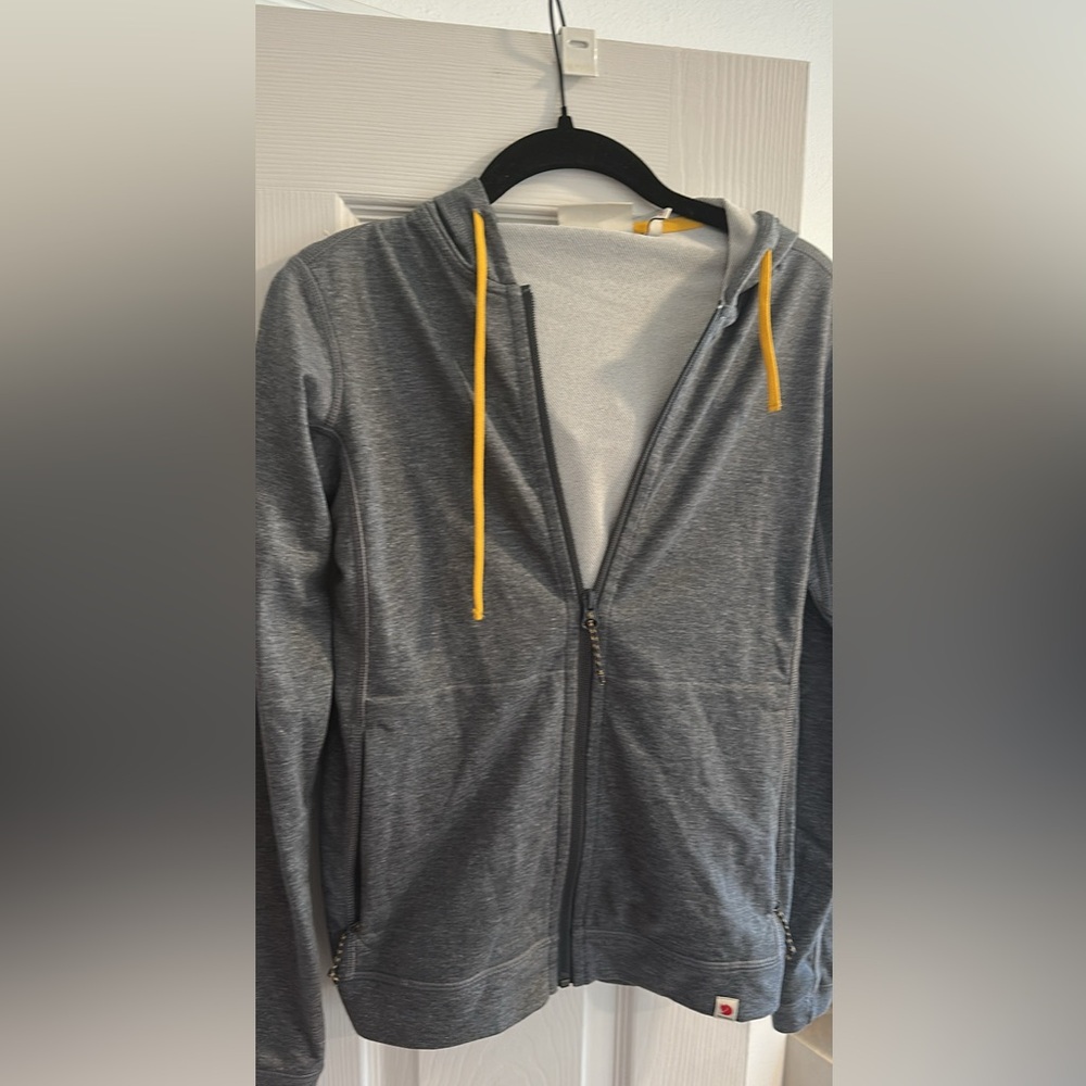Fjallraven Women’s Lightweight Zip-up Jacket